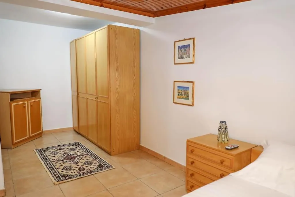 Vila Tirana 98 Villa